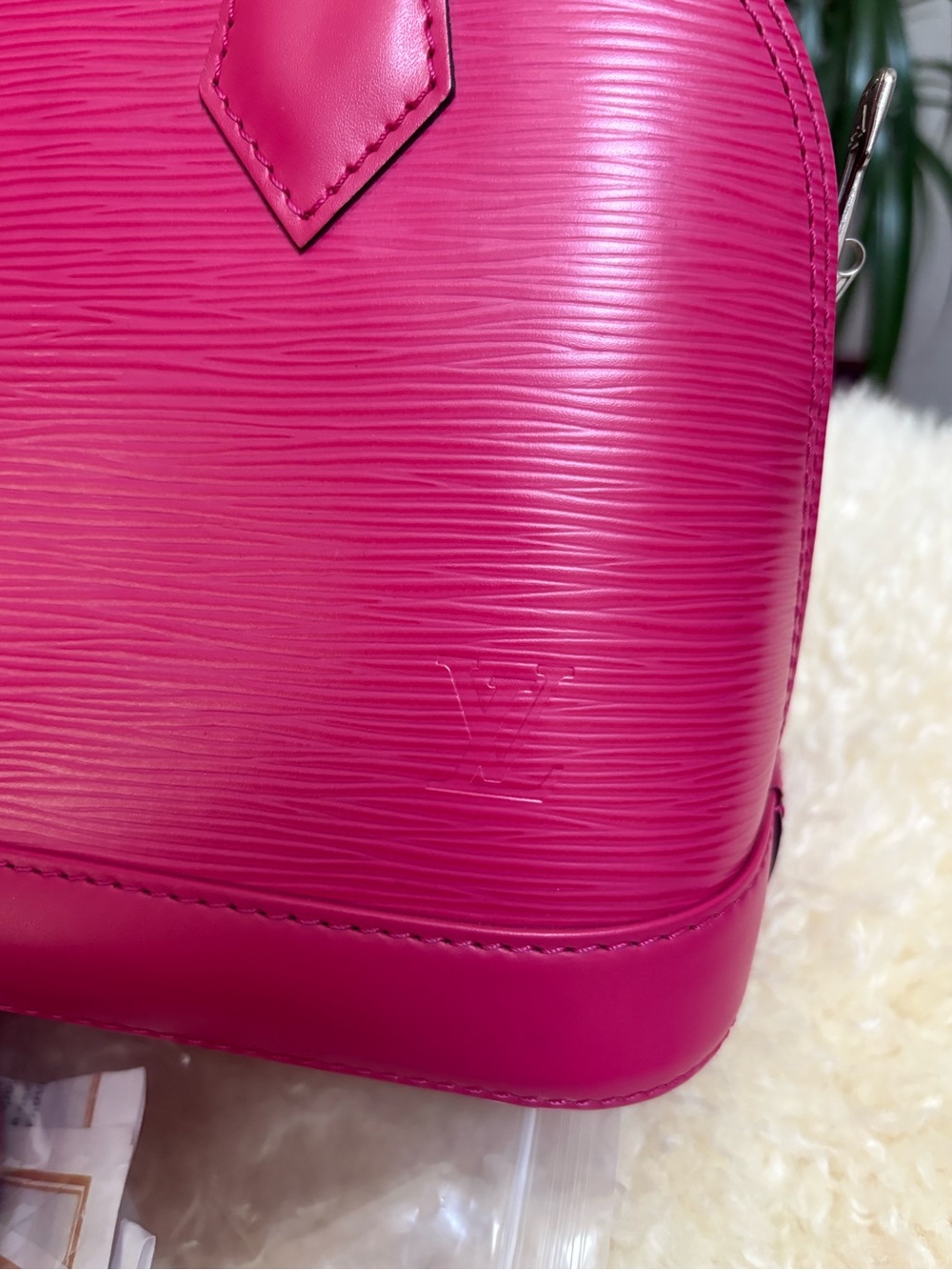 LV Monogram Alma BB - Picture 8 of 9